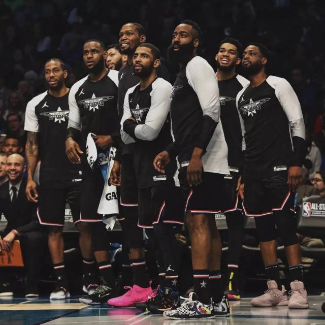 45度拉开 45度拉开