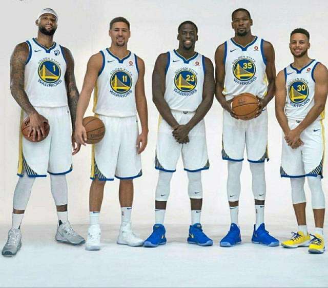 限于赛场 限于赛场